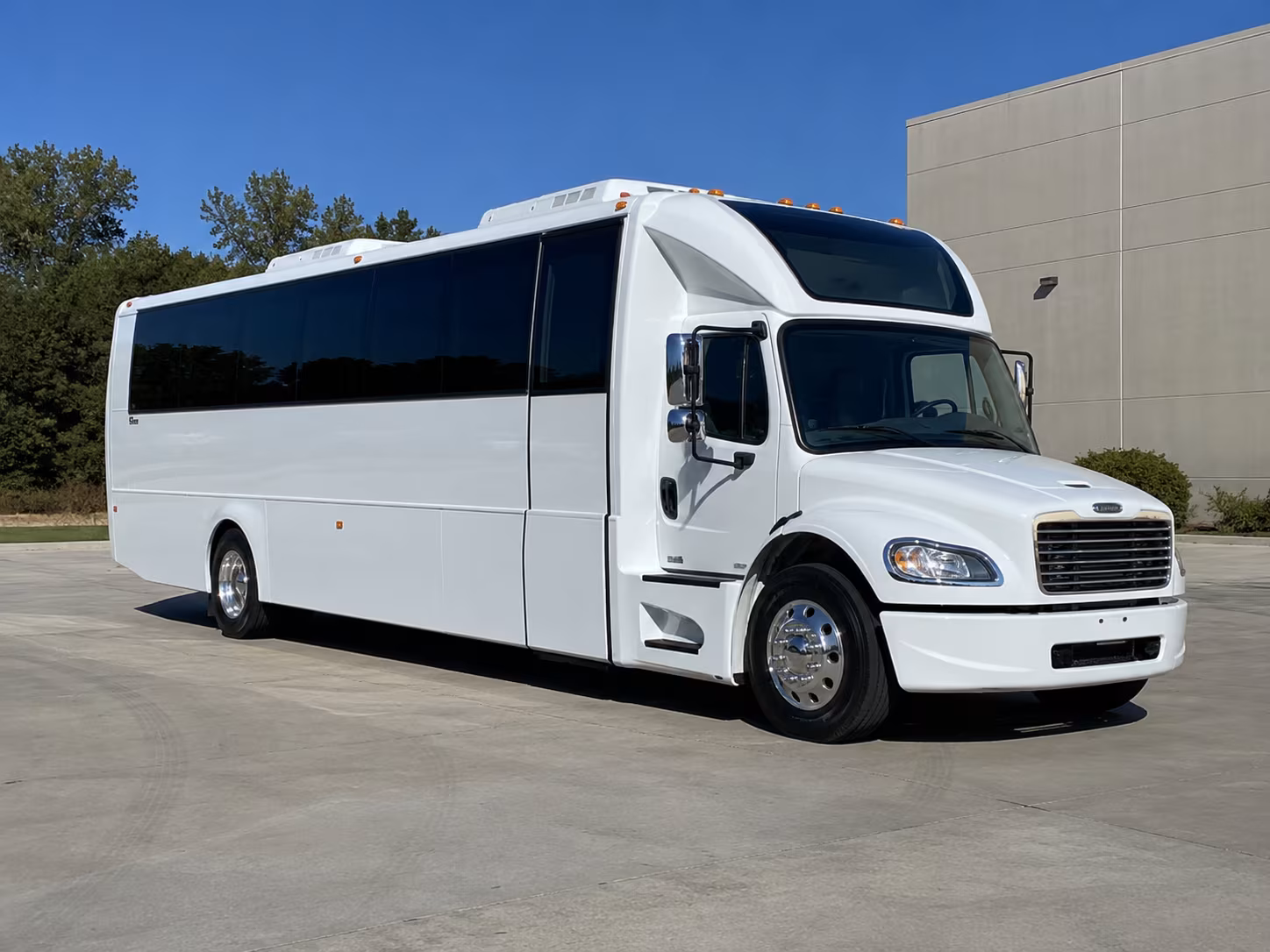 anaheim 28 passenger party bus