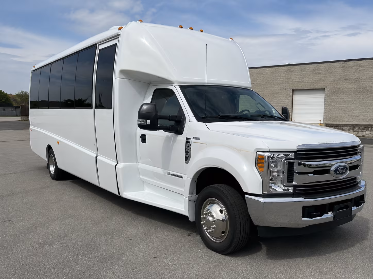 anaheim bus rental service area