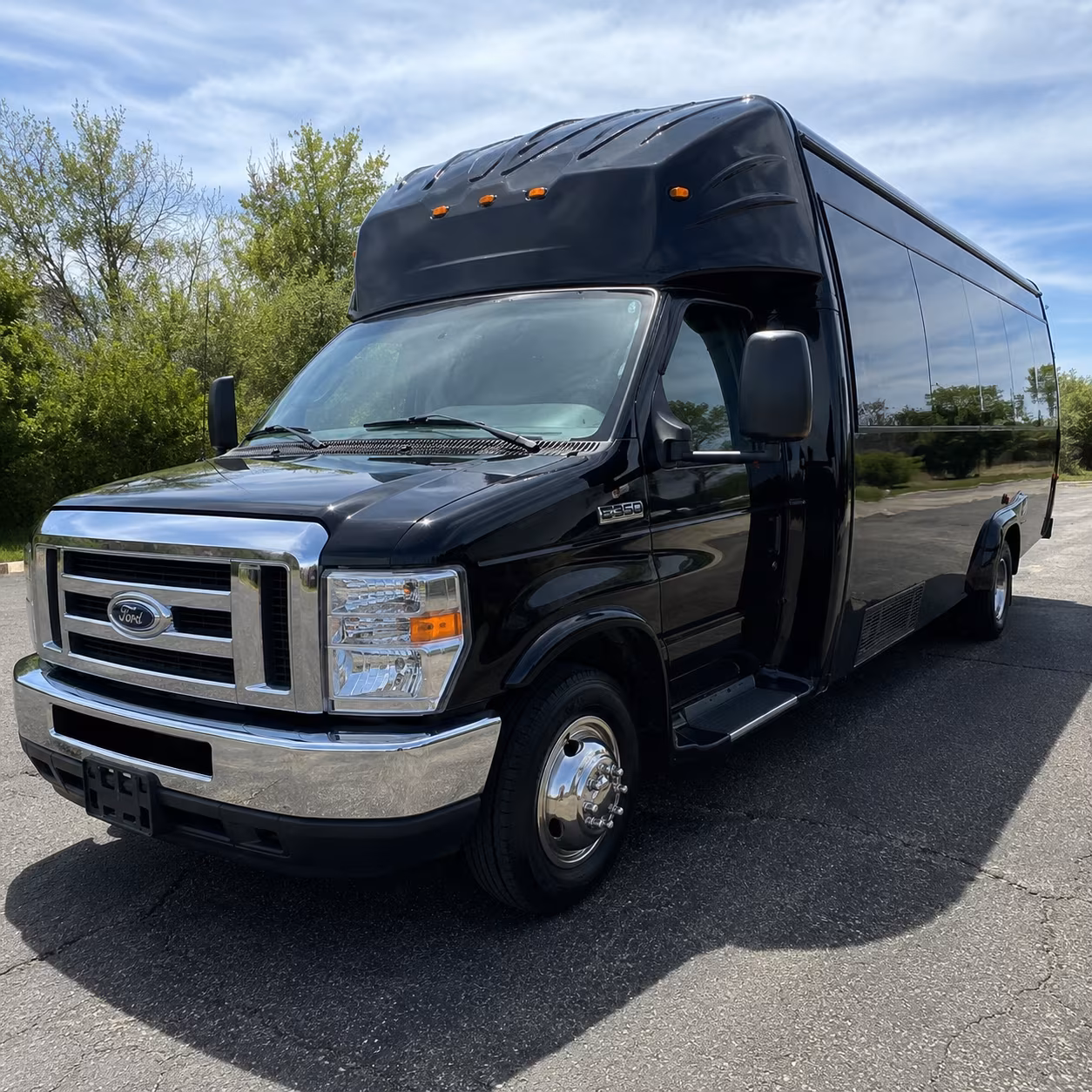 school field trip and group tour buses in anaheim