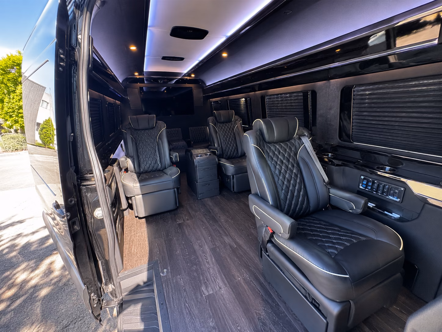 secure transportation for your next convention or trade show 5